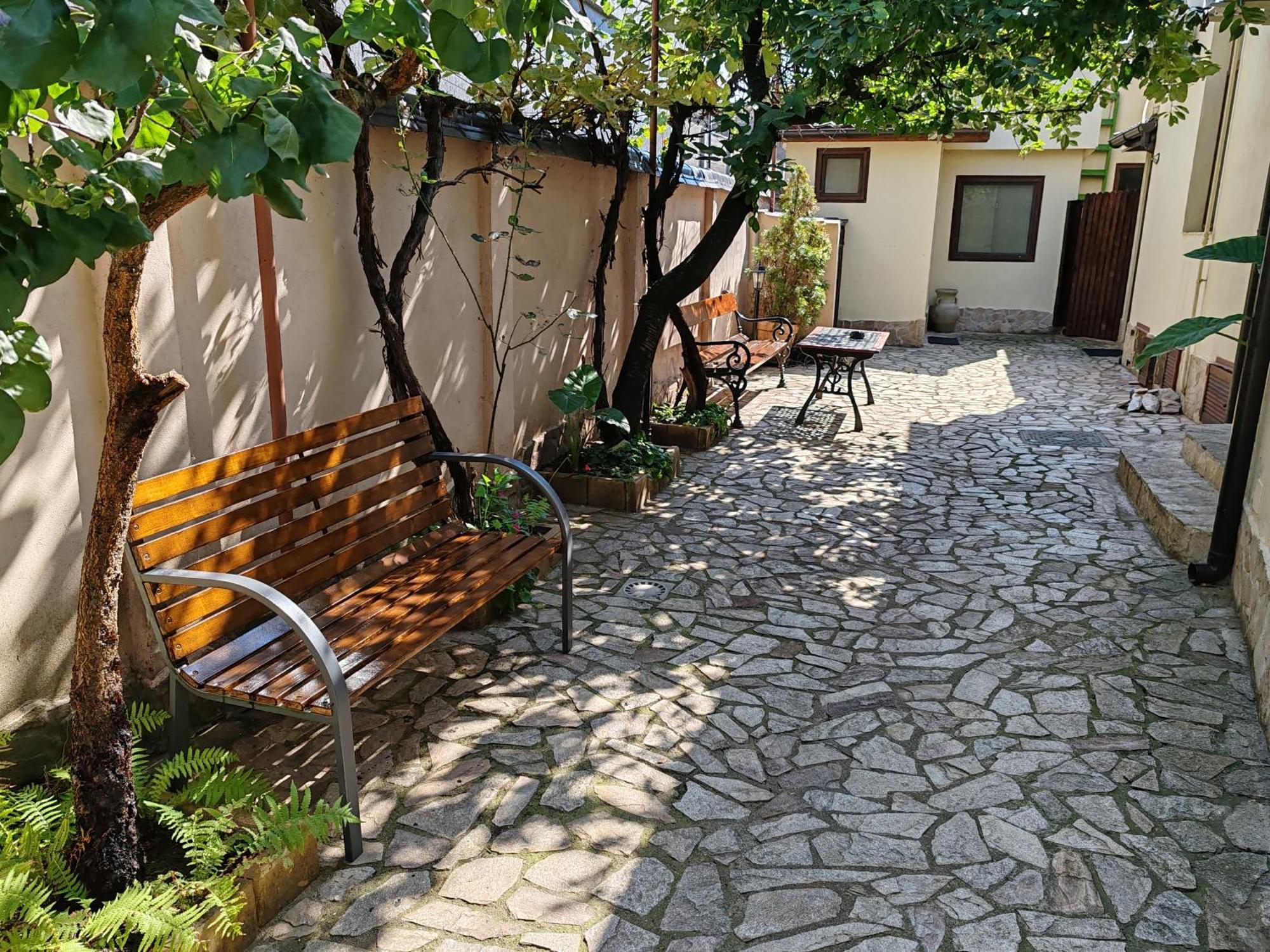 Arthouse Lucrezia Otel Temeşvar Dış mekan fotoğraf